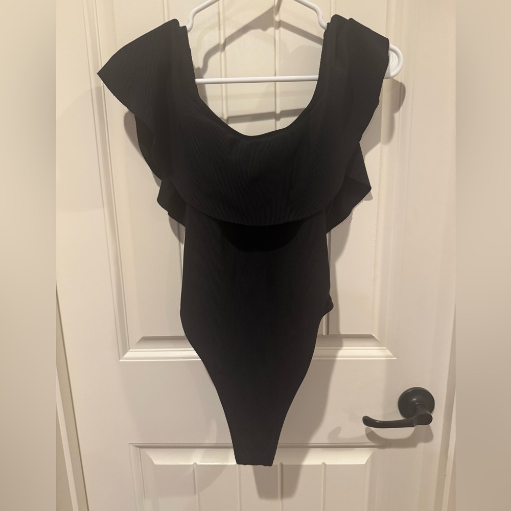 Dippin Daisys one piece ruffle swimsuit